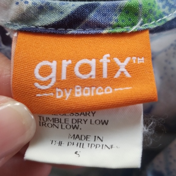 Gently used blue and green pattern scrub top - Picture 5 of 5